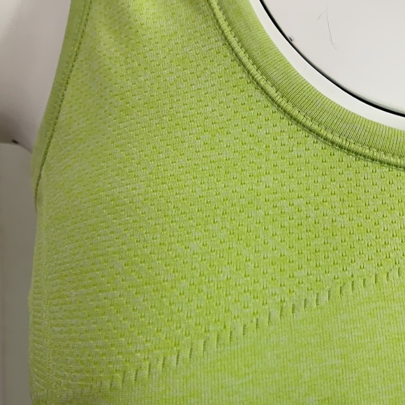 Athleta razor back tank Size small - Picture 2 of 6